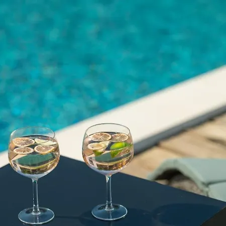 Leana By Guide Medulin