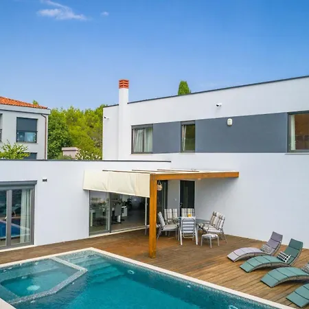 Villa Leana By Guide Medulin