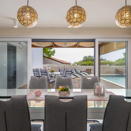 Villa Leana By Guide *