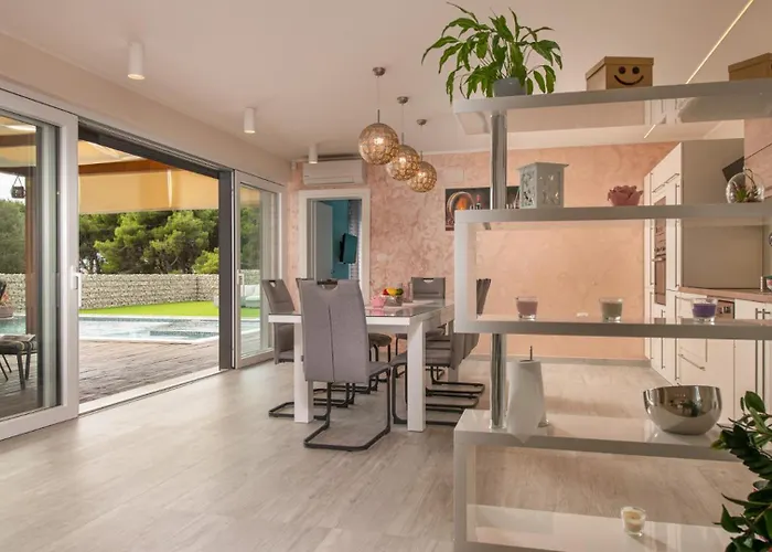 Villa Leana By Guide *