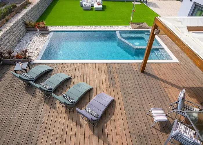 Villa Leana By Guide *
