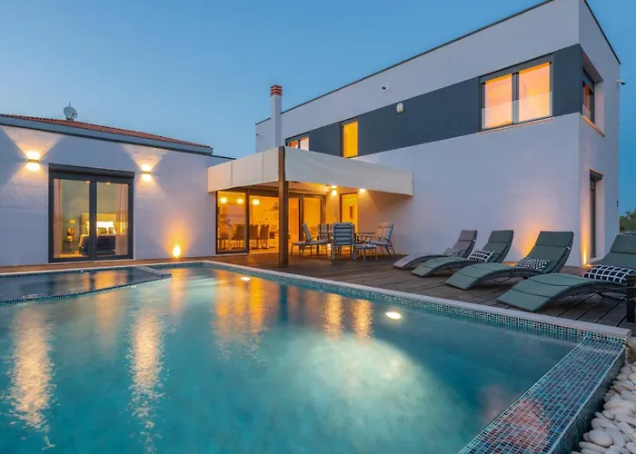Villa Leana By Guide *