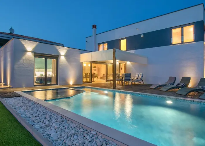 Villa Leana By Guide