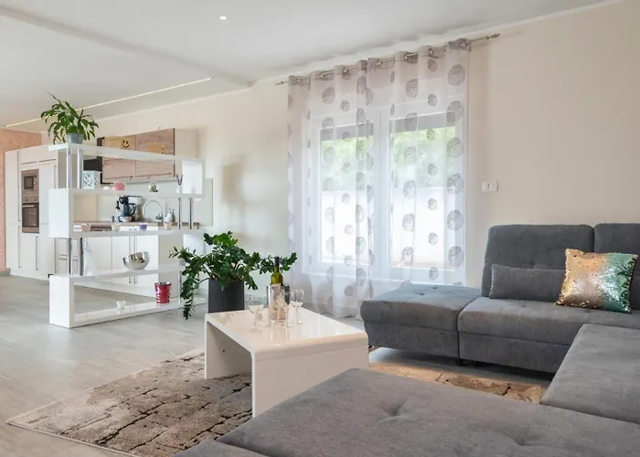 Villa Leana By Guide *