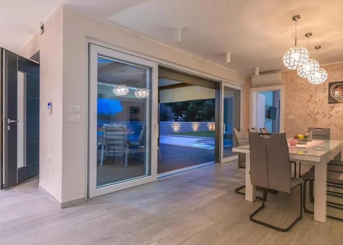 Villa Leana By Guide