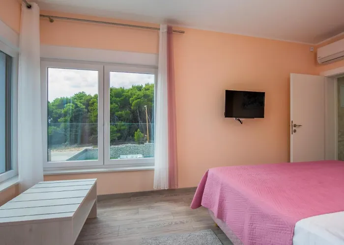 Villa Leana By Guide *
