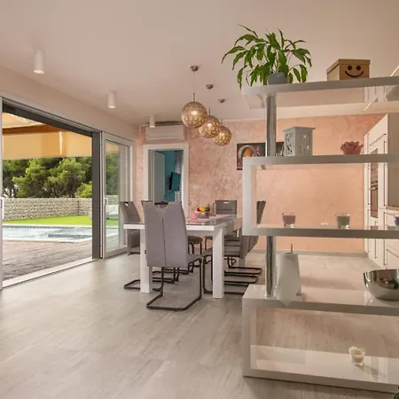 Villa Leana By Guide *