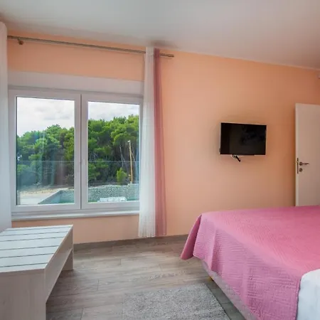 Leana By Guide Villa